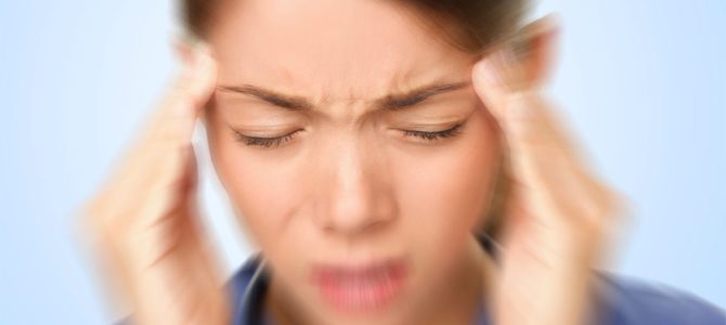 Mal di testa frequenti e dolore agli occhi: l’esame optometrico